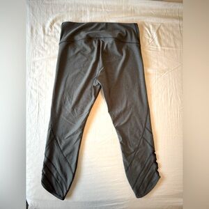 Large grey Under Armour leggings